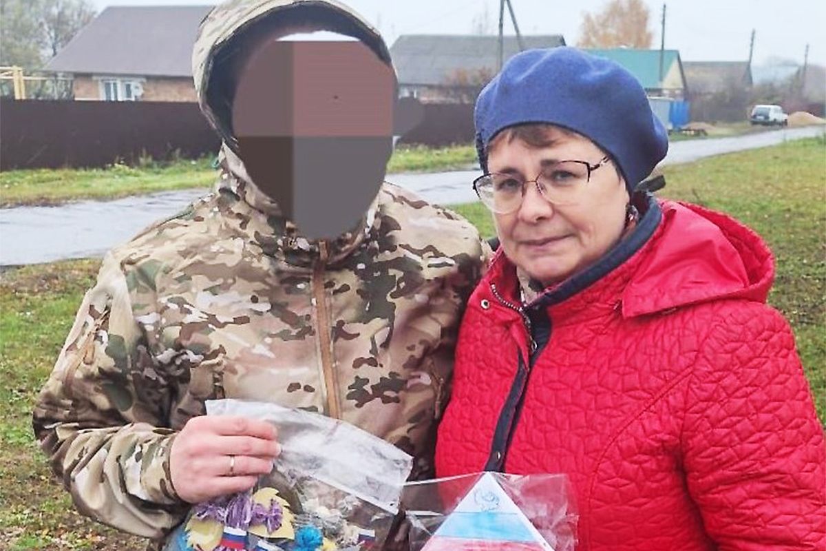 Сельские школьники передали на передовую СВО обереги и письма