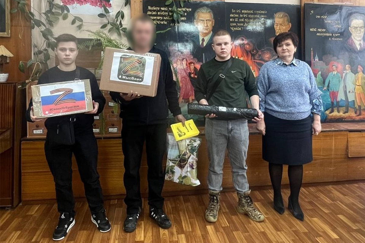 Новогодние подарки и поздравления от студентов отправлены в зону СВО