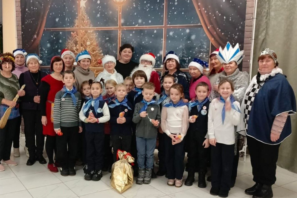 Учащиеся подготовили подарки для бойцов СВО