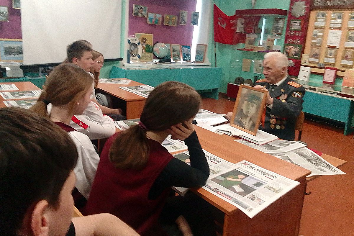В Дубенской школе состоялся Урок мужества в честь 80-летия Великой Победы В Дубенской школе состоялся Урок мужества в честь 80-летия Великой Победы