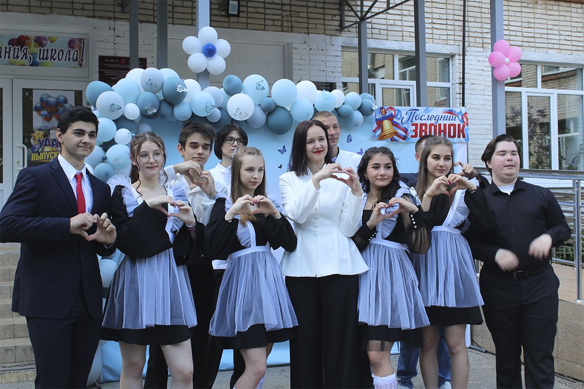 В Дубенском районе проходят последние звонки