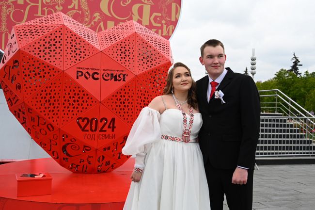 Тёплоогарёвцы поженилась на выставке «Россия» на ВДНХ