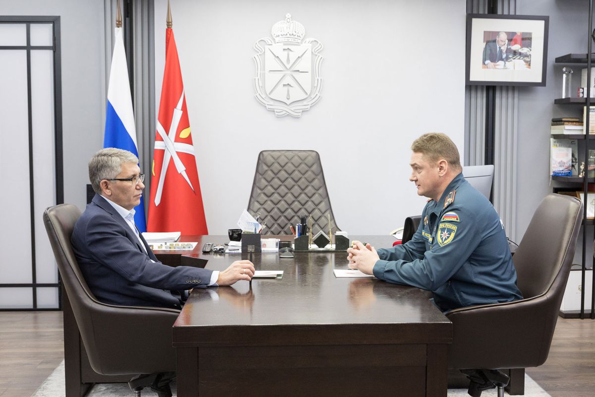 Дмитрий Миляев встретился с начальником Главного управления МЧС России по Тульской области