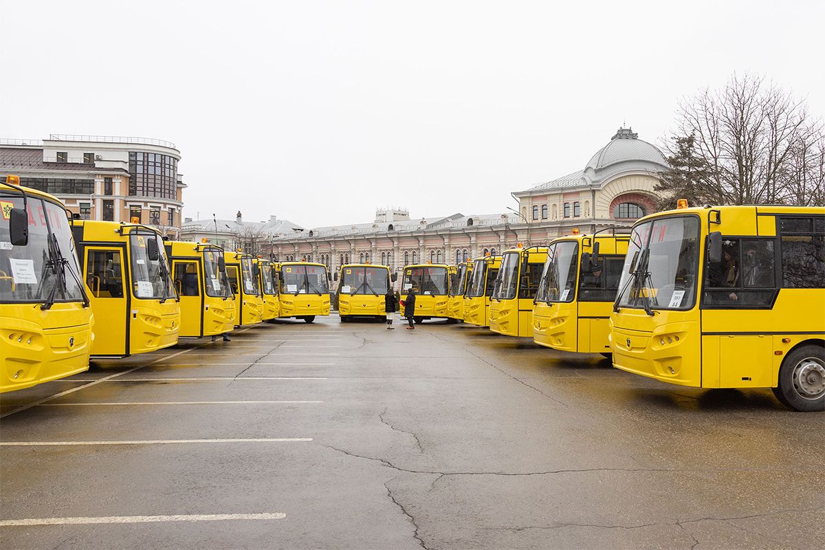 Школы Тульской области получили новые автобусы