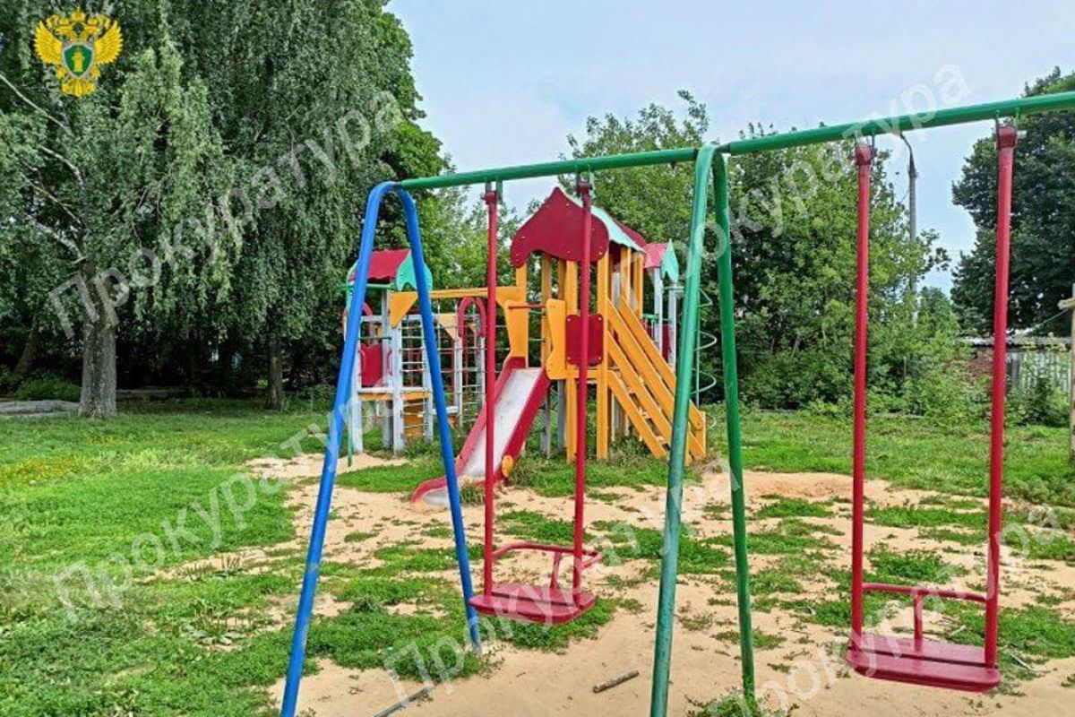 В Воловском районе оборудование на детских площадках не соответствовало требованиям законодательства