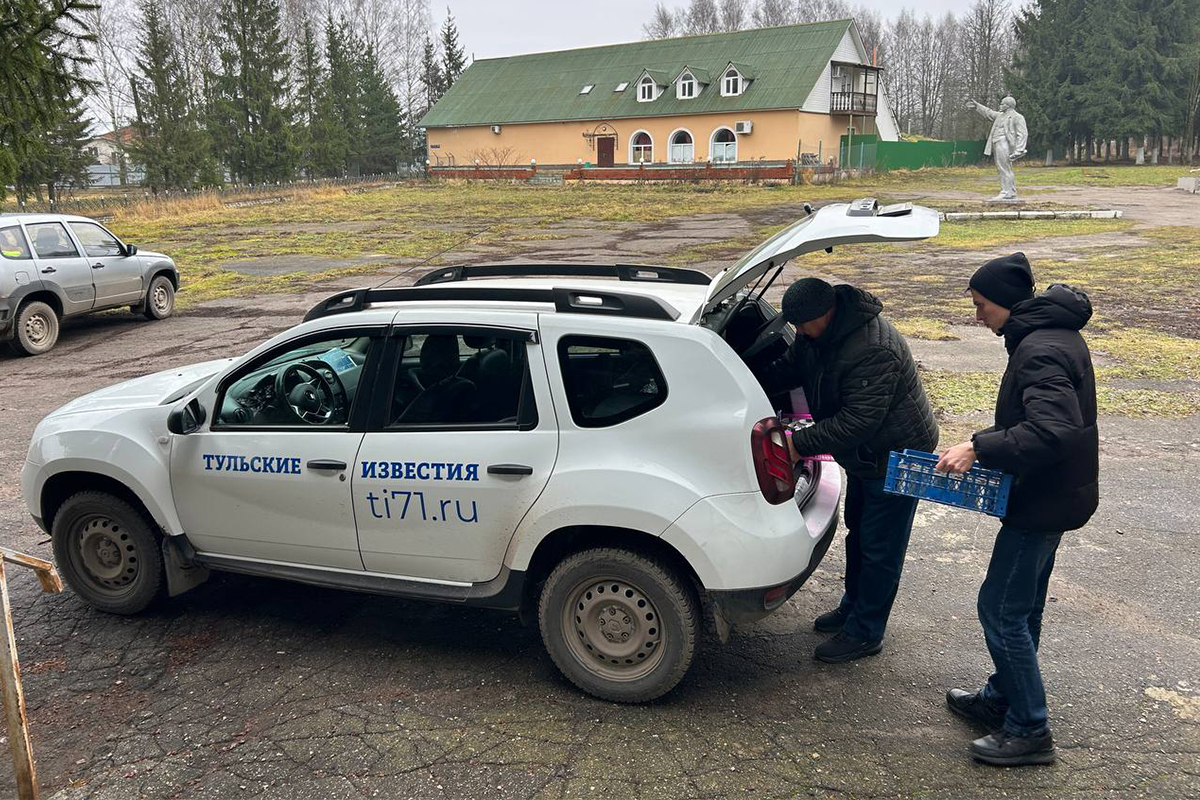 Воинам СВО переданы окопные свечи. изготовленные сельскими труженицами