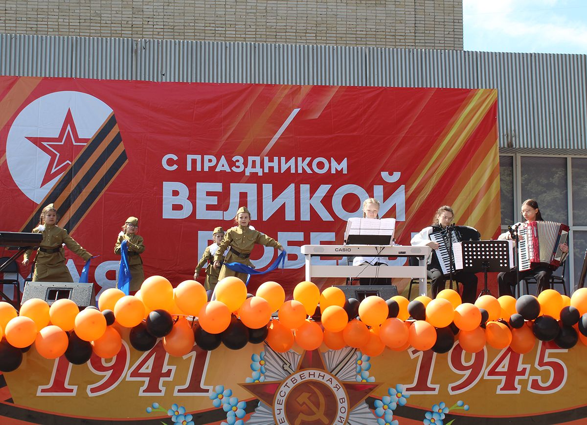 9 мая в Дубне выступили учащиеся детской школы искусств