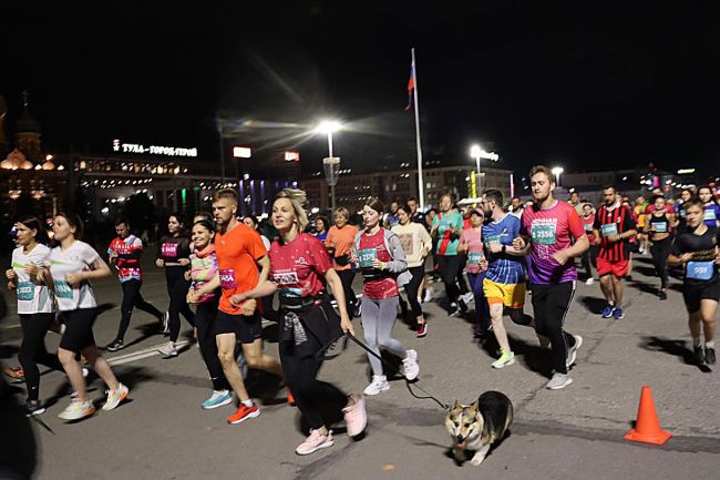 К массовому забегу «Ночная Тула» присоединились 1500 любителей спорта