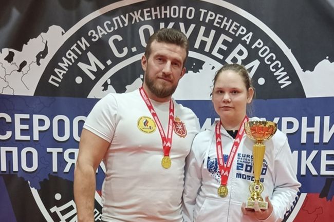 Ангелина Боброва из Дубны завоевала золотую медаль на Всероссийском турнире по тяжёлой атлетике