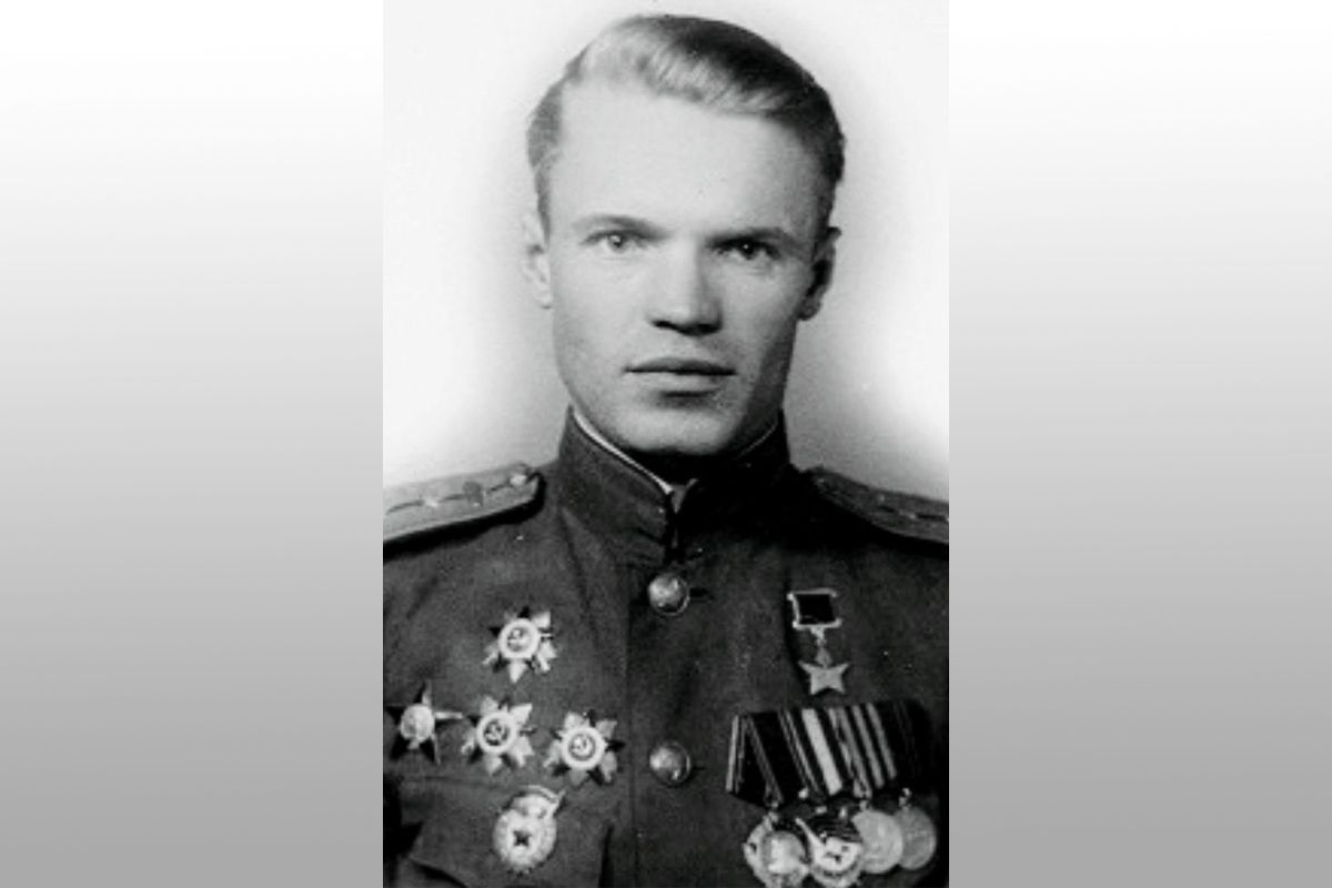 – Мы помним, мы гордимся! – Мы помним, мы гордимся!