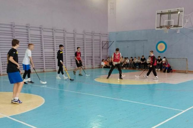 В детско-юношеской спортивной школе № 3 прошли соревнования по флорболу