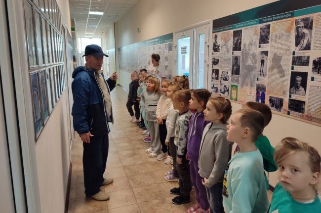 Маленькие посетители побывали в музее спорта