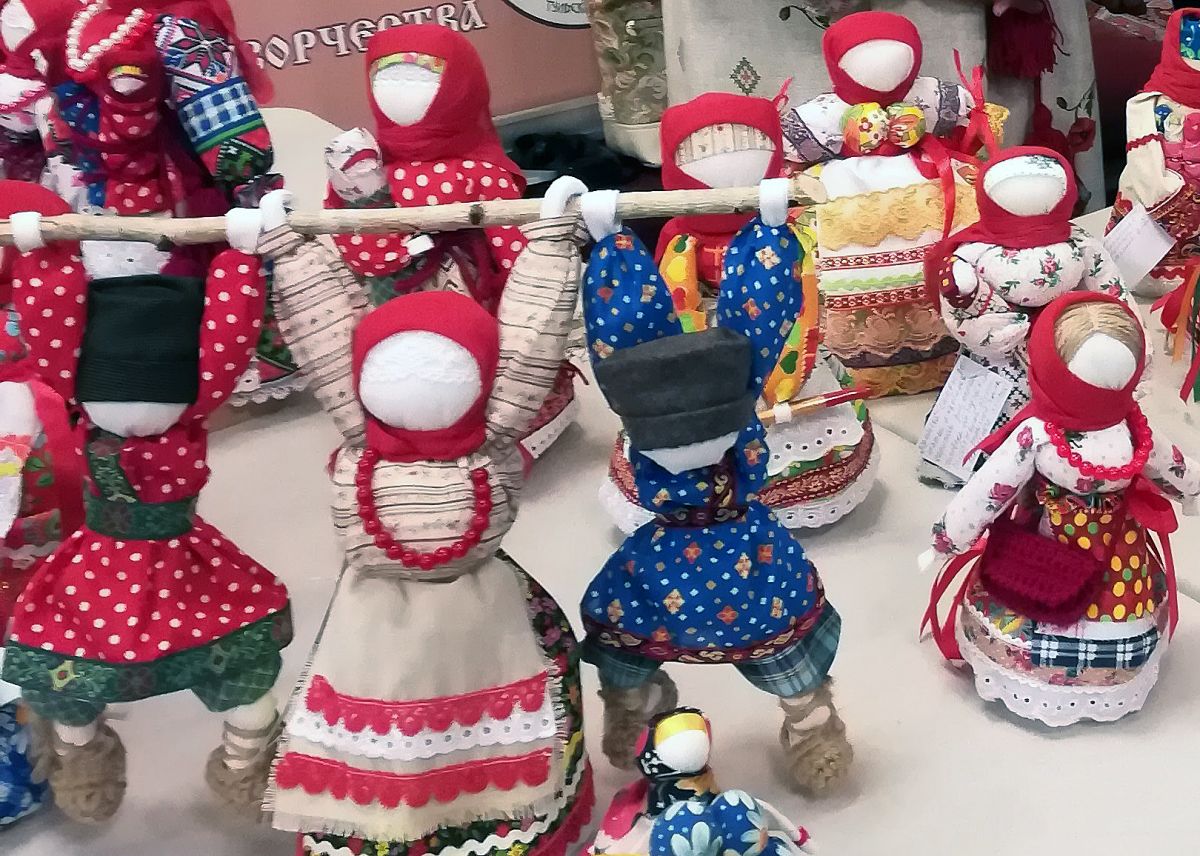 Мамы Ефремова могут примерить национальные костюмы