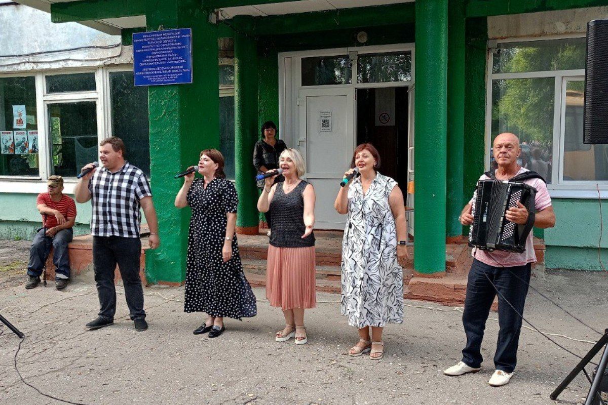 Праздничная программа «Лето во дворах» прошла в поселке Первомайском Ефремовского округа