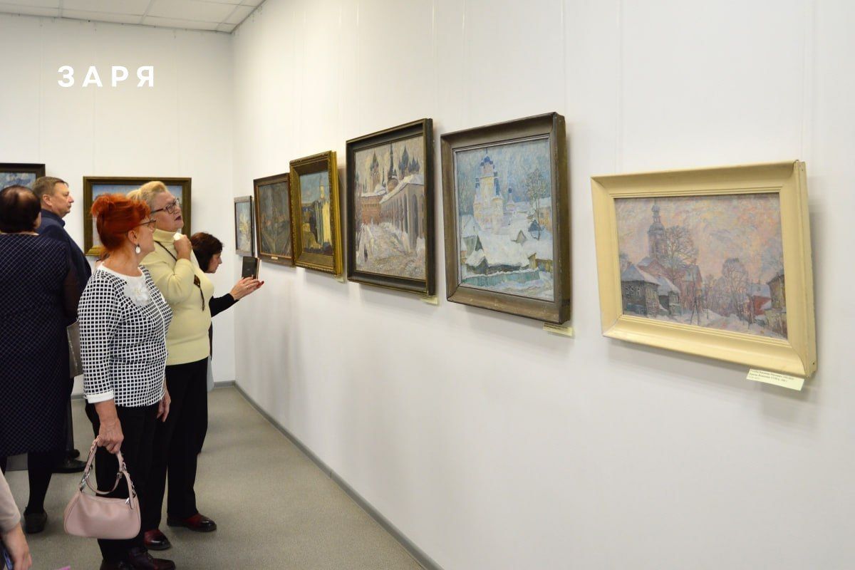 В Ефремове открылась выставка картин известных российских художников «Россия православная» В Ефремове открылась выставка картин известных российских художников «Россия православная»