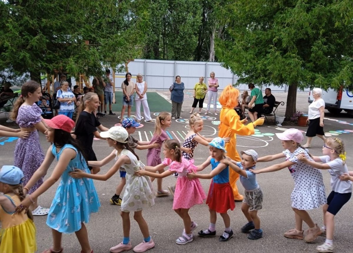 В Ефремове серебряные волонтеры провели дискотеку для детей