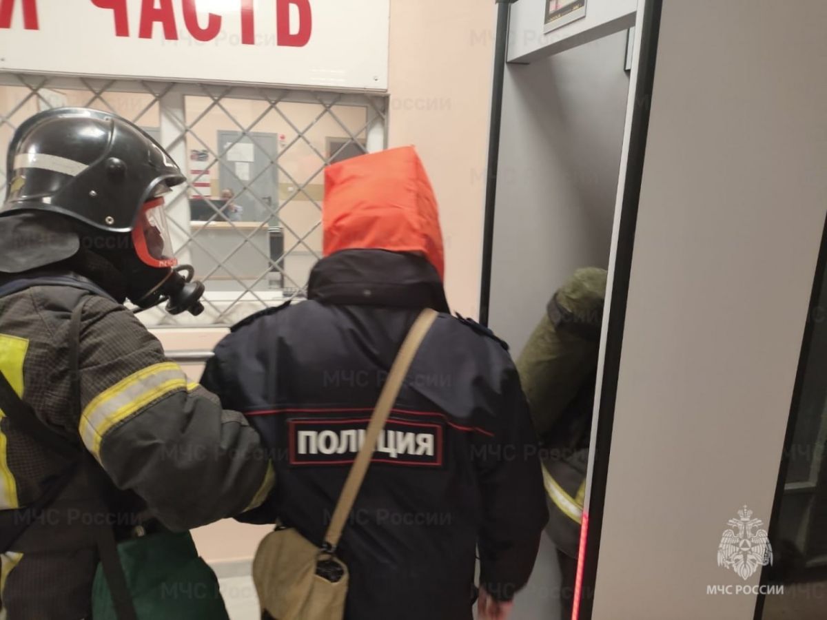 Спасатели провели учения в здании ефремовского отдела полиции
