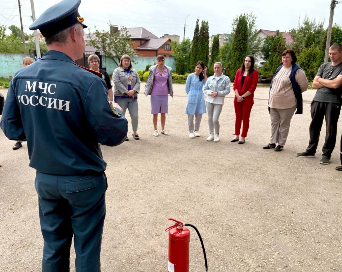 Пожарные эвакуировали сотрудников ветеринарии
