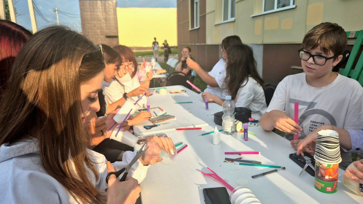 Вечер на «Газоне» был наполнен творчеством