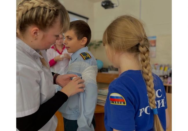 Учащиеся Ефремовского филиала РязГМУ провели очередное профориентационное занятие для пятиклассников школы № 8