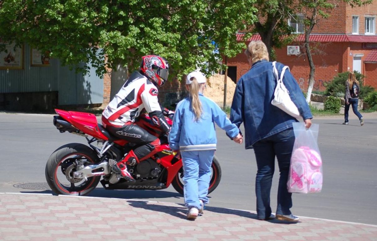 Почему мини-мотоциклы могут оказаться пострашнее электросамокатов