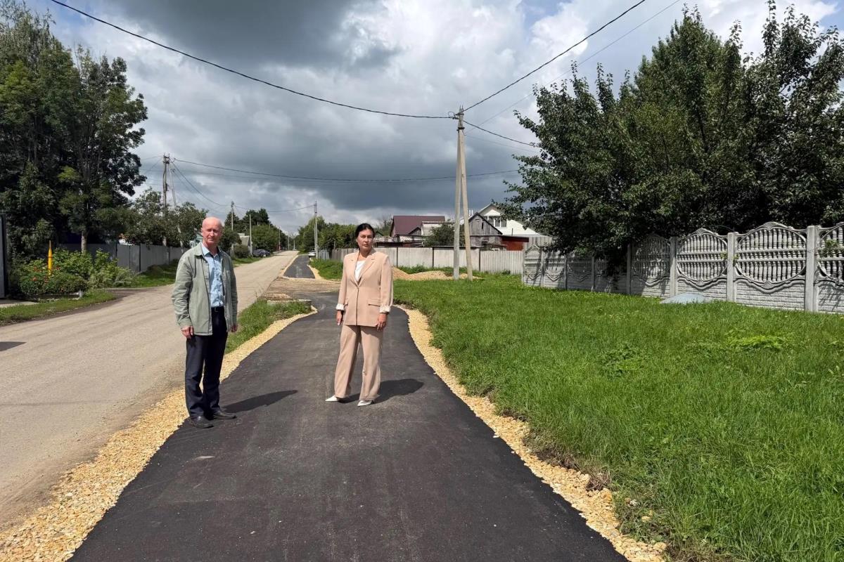 В ефремовской деревне Заречье завершены работы по строительству тротуара В ефремовской деревне Заречье завершены работы по строительству тротуара