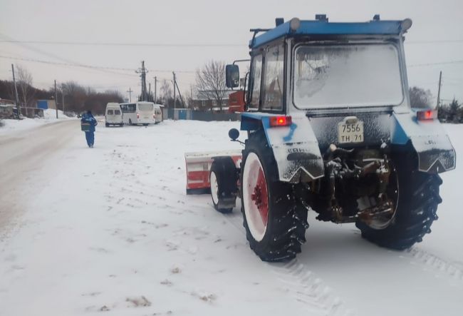 Улицы Ефремова расчищают от снега