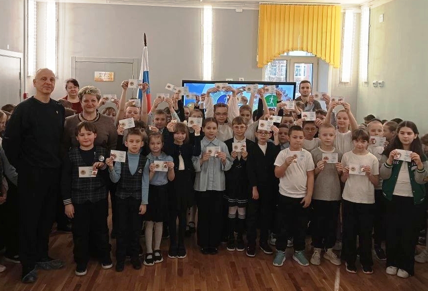 Ефремовским гимназистам вручили золотые значки ГТО