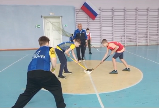 Соревнования по флорболу прошли в Ефремове