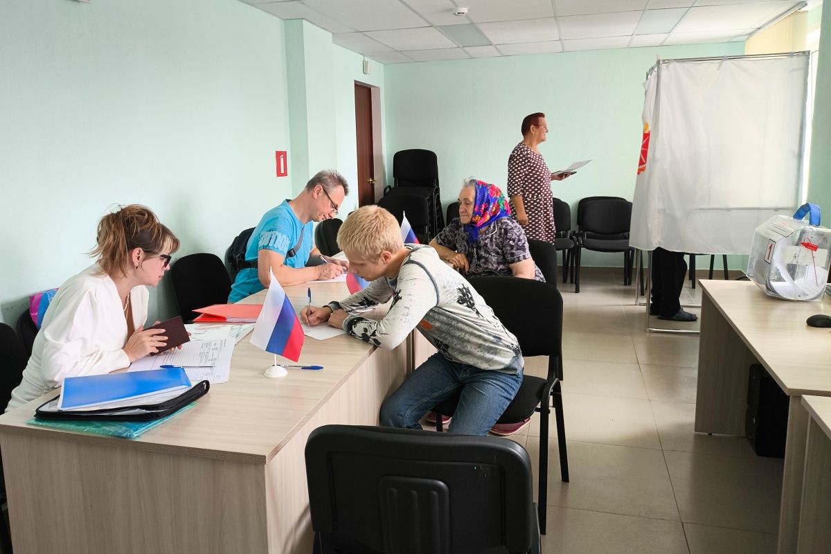 Куряне, временно проживающие в Ефремове, приняли участие в выборах губернатора Курской области Куряне, временно проживающие в Ефремове, приняли участие в выборах губернатора Курской области