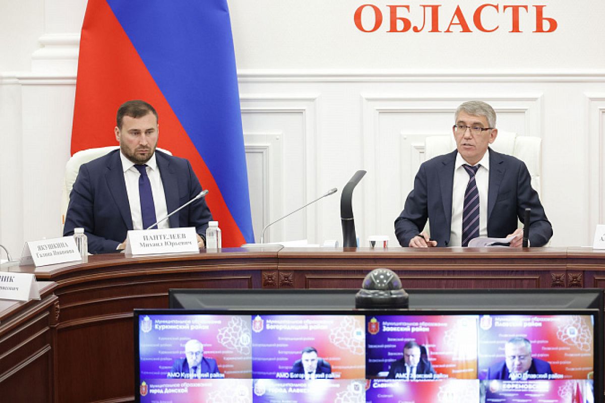В Туле обсудили программу мероприятий ко Дню России В Туле обсудили программу мероприятий ко Дню России