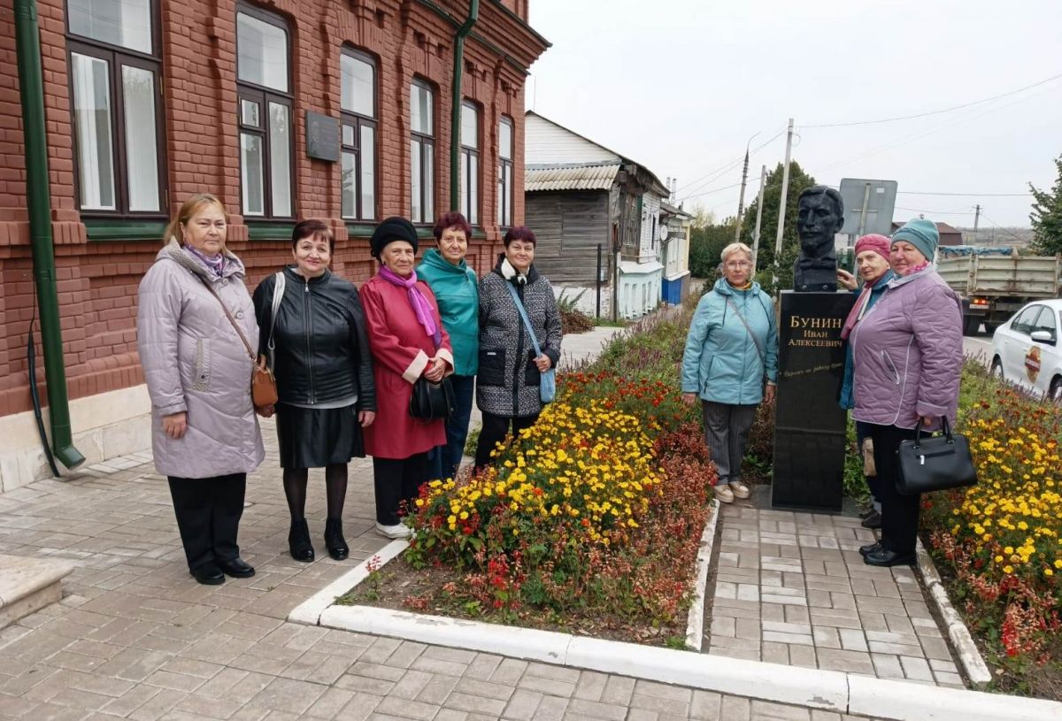 Посетители Центра общения старшего поколения побывали в Доме-музее И.А. Бунина