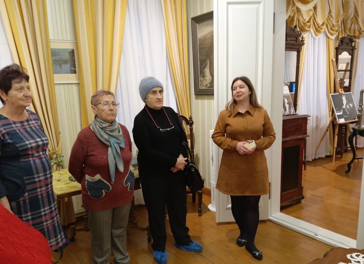 Выставка, посвященная Олегу Ефремову, вызвала интерес у ефремовских пенсионеров Выставка, посвященная Олегу Ефремову, вызвала интерес у ефремовских пенсионеров