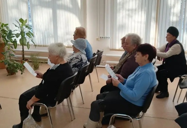 Терапевт рассказала пожилым ефремовцам о гипертонической болезни