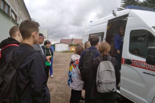 На подстанции скорой помощи в Ефремове провели занятие для школьников