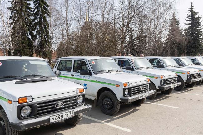Ефремовская районная клиническая больница получила девять автомобилей