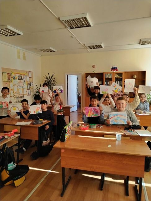 В Пахомовской школе дети отметили Международный день счастья