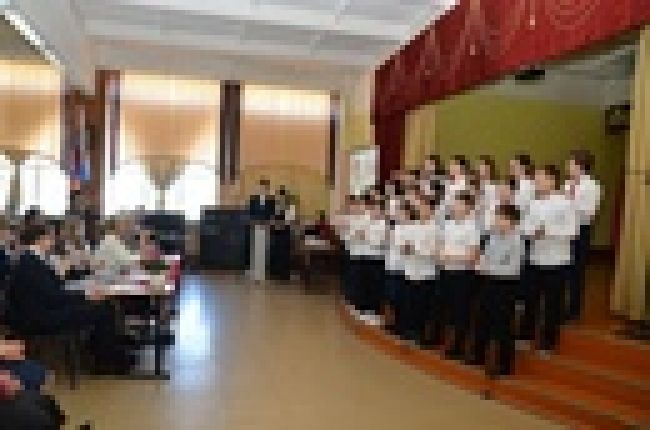 Празднование Международного женского дня в алексинской гимназии №18 по традиции прошло торжественно