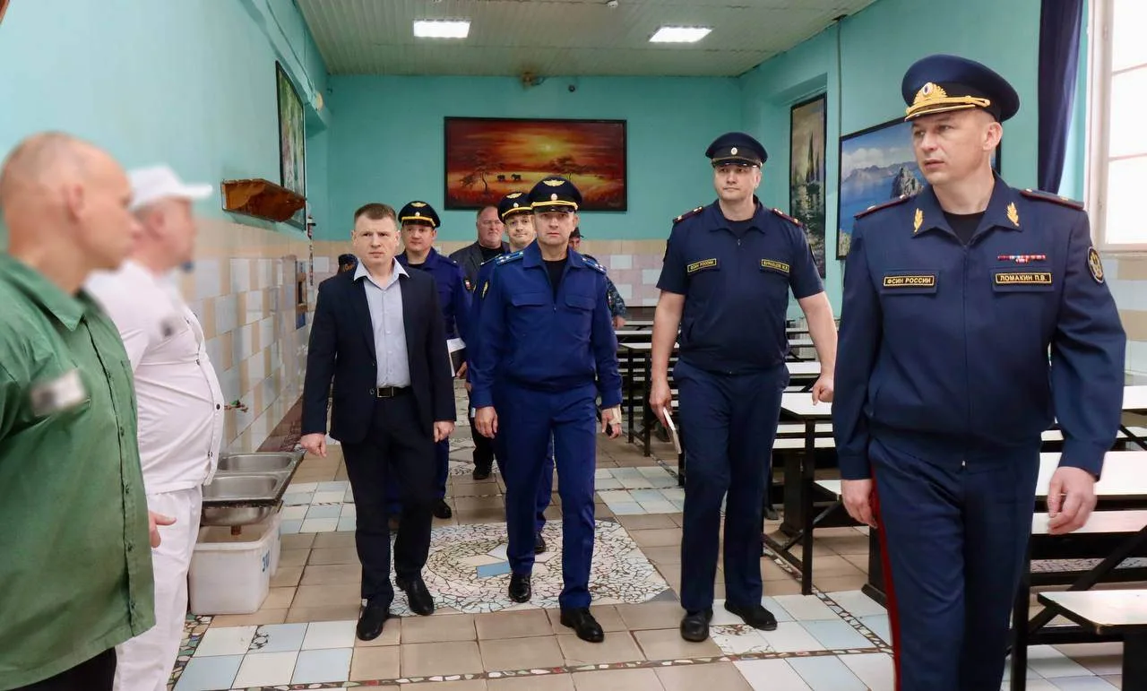 Прокурор области проверил соблюдение прав заключенных в колонии Прокурор области проверил соблюдение прав заключенных в колонии