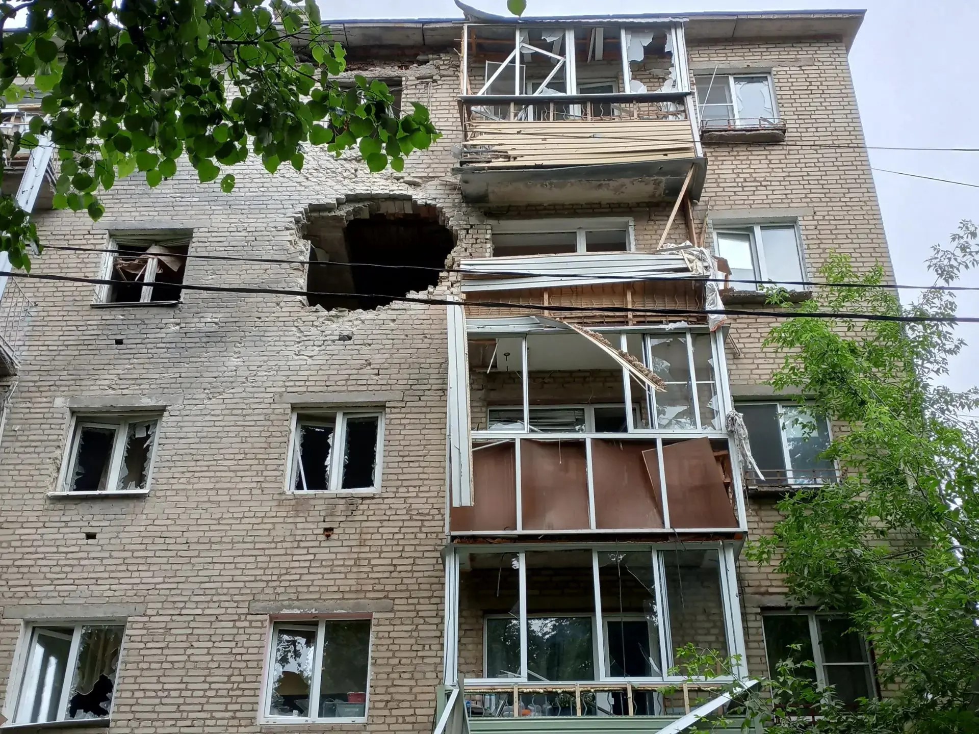 Первые кадры из щёкинской квартиры, пострадавшей от беспилотника Первые кадры из щёкинской квартиры, пострадавшей от беспилотника