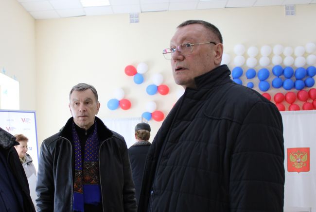Депутат Тульской областной Думы Сергей Харитонов посетил избирательные участки Заокского района
