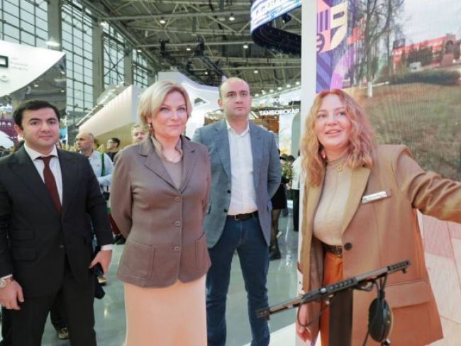 Гости выставки-форума «Россия» приняли участие в открытии памятника Тульскому самовару