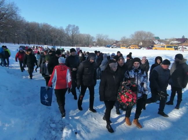 Участники «Динамовской лыжни» почтили память воинов