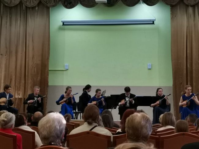 В поиске вдохновения музыканты отправились на концерт оркестра русских народных инструментов