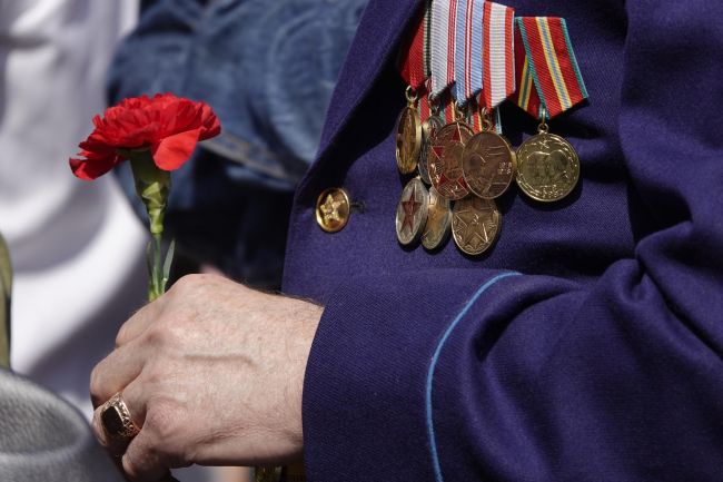 Роскачество: Мошенники придумали новую схему обмана ветеранов к 9 мая