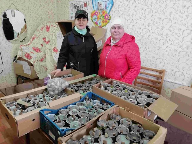 Женщины Прони и Кимовска готовят к отправке помощь для бойцов