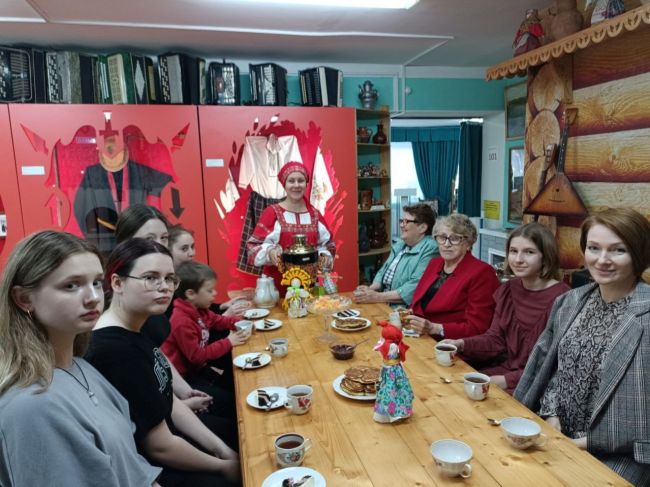 В День музеев в Кимовском музее принимали гостей и чаевничали