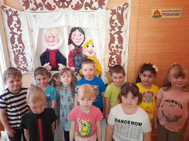 Дошкольники любят посещать мини-музей русского быта