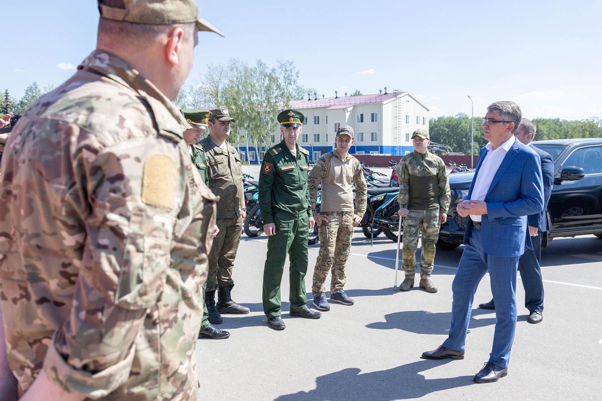Дмитрий Миляев передал военнослужащим новую партию техники и дополнительного имущества