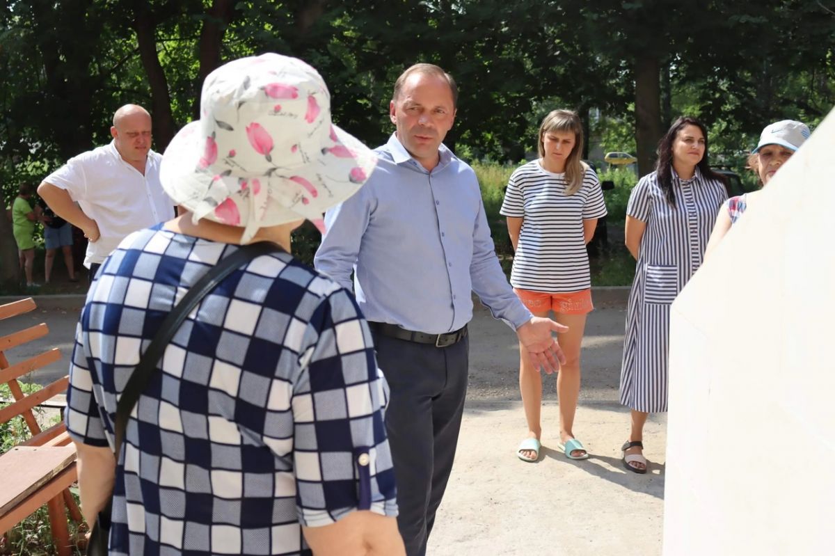 Работе с обращениями кимовчан помогают непосредственные встречи главы районной администрации с жителями